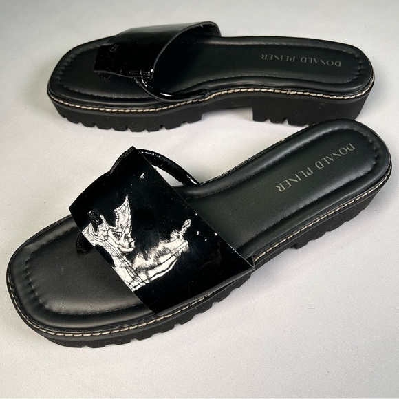 Donald J. Pliner Shoes - New Donald Pliner FIFI Sandles sz 10